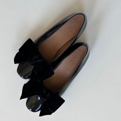 Flattered black coquettish women's shoes like new, size 38