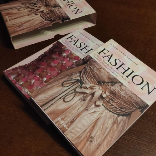 Fashion History 2-volume set in slipcase like new, English edition