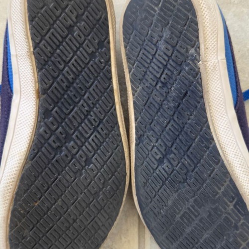 Puma sneakers blue size 28 used for boys
