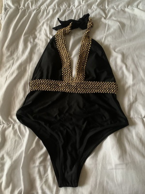 One-piece swimsuit new, size M