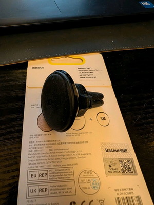 Magnetic Car Phone Mount with Baseus Metal Plates Set like new