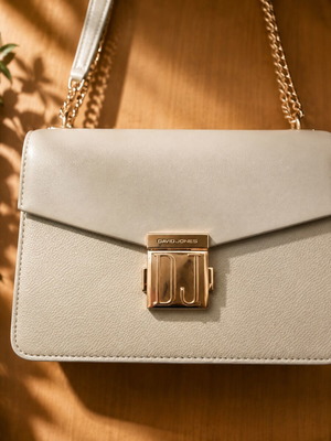 David Jones shoulder bag, elegant pistachio color
