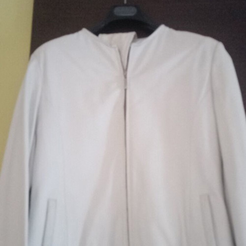 Women's white leather jacket with detachable collar like new