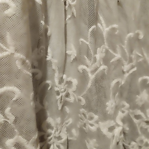 Skirt with lace, like new, elastic comfortable waist
