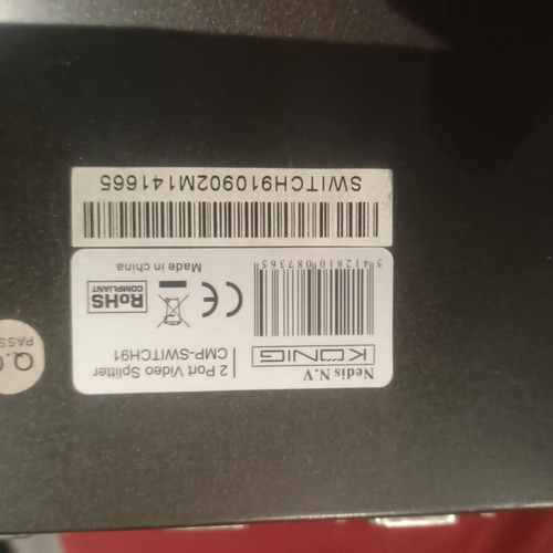 VGA video splitter like new, from one to two screens