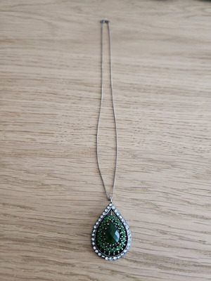 Vintage pendant with 925 silver chain like new