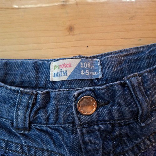 Girls' shorts pack of 4 like new, colorful, sizes 4-5 years