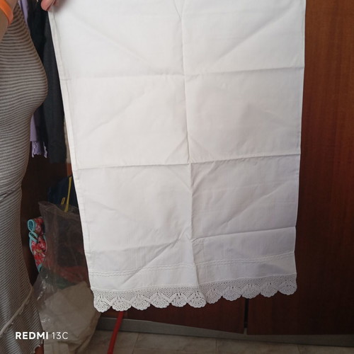 Pillowcases pair like new