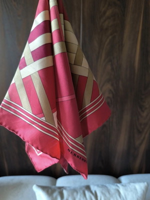 Burberry London μεταξωτό μαντήλι σαν καινούργιο, πολύχρωμο, 100% silk