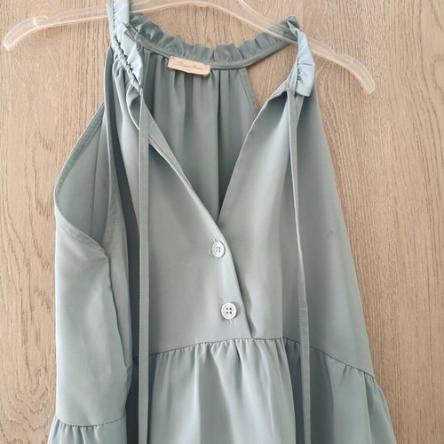 Regalinas sleeveless blouse like new, size M
