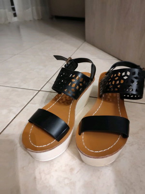 Flatforms size 37 like new, worn once