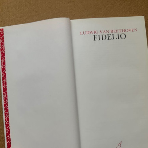 Beethoven - Fidelio opera book with 2cd like new, classical