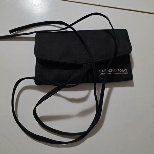Makeup brush case like new with 2 large, 2 medium and 4 small slots