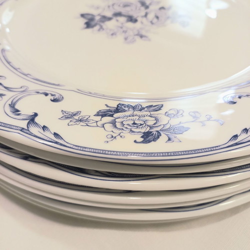English Porcelain Dinner Plates Set like new, 8 pieces, white-blue