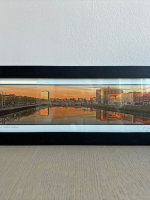 Dublin print painting like new, framed with glass