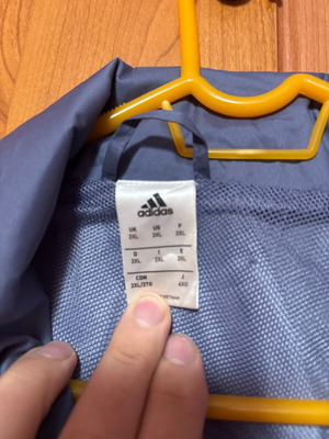 Real Madrid Adidas Windbreaker σαν καινούργιο, γκρι/μπλε, μέγεθος 2XL