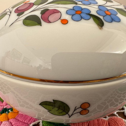 Vintage porcelain fondue pot from Hungary hand-painted, like new