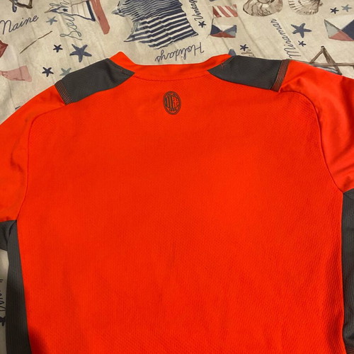 Milan training shirt authentic, like new, small