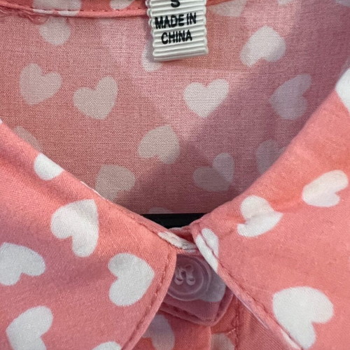 Ijoah shirt with white hearts on pink background, size S