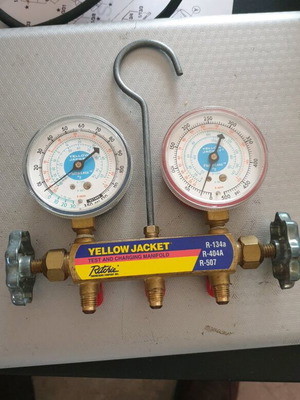 Ritchie Yellow Jacket test and charging manifold used for R12, R22, R502