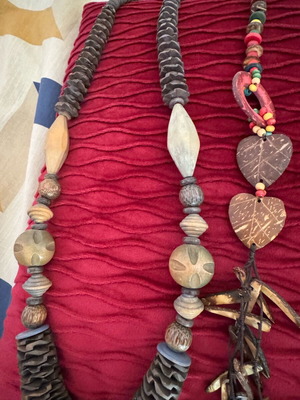 Handmade necklaces set of three like new