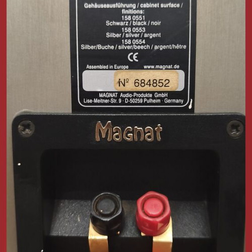 Magnat Vector 55 floor speakers with cosmetic flaws