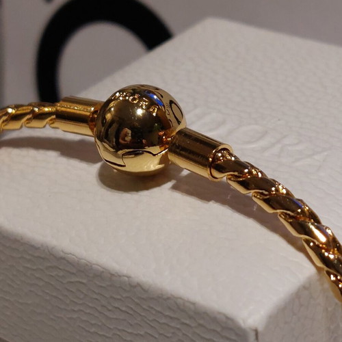 Pandora bracelet new, gold color, sizes 17 and 18 cm