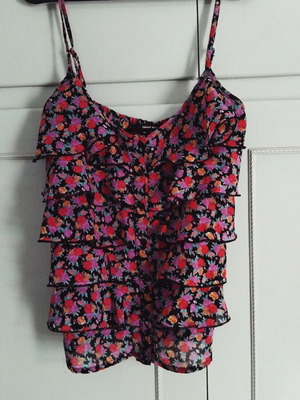 Floral top με φραμπαλά και λεπτή τιράντα μεταχειρισμένο, μέγεθος 36 από Tally Weijl