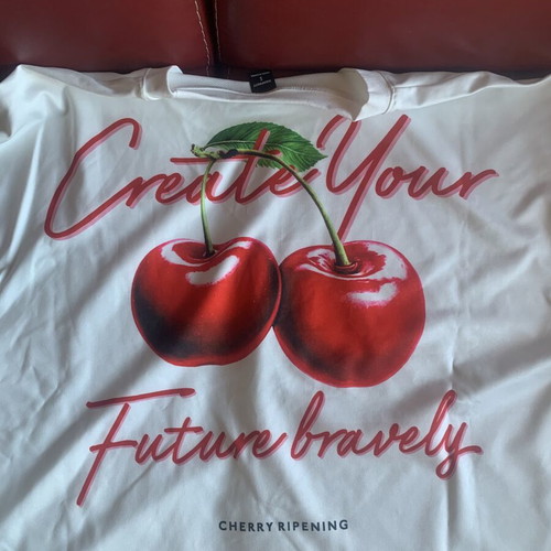 Oversize unisex t-shirt with cherries on back, like new, size S