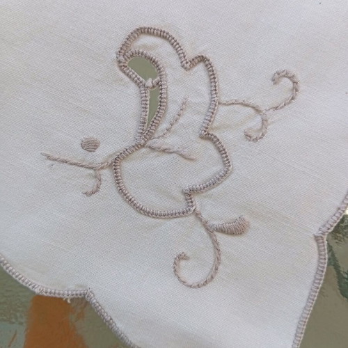 Cotton napkins with cutwork design, pack of 6, like new, beige