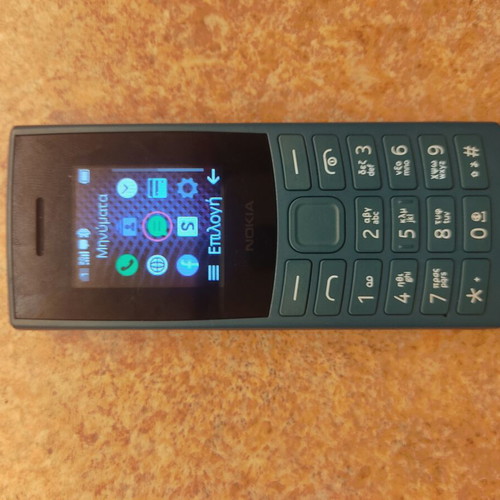 Nokia 105 TA-1551 4G like new, green, with charger