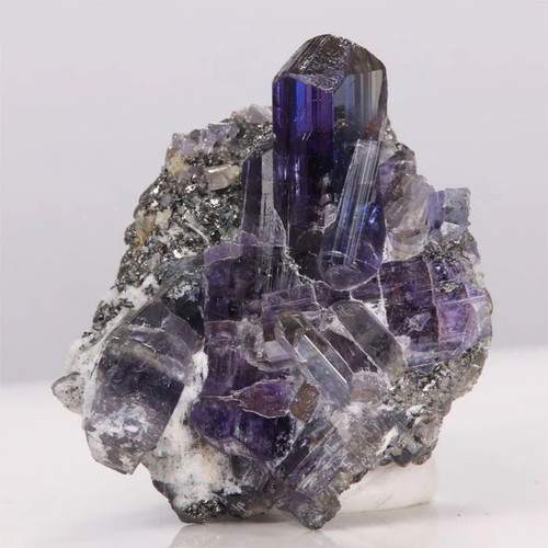 Tanzanite mineral 92.30 ct like new with hole for pendant