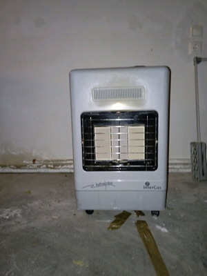 InterGas gas heater used with 3 burners and 4 wheels