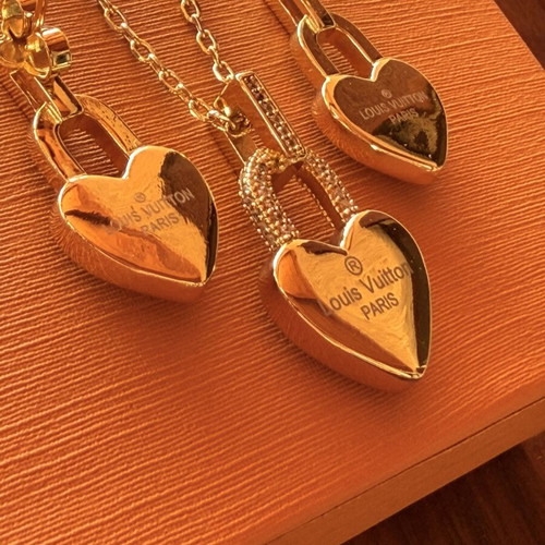 Louis Vuitton heart necklace and earrings set, 18K gold plated