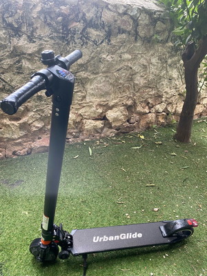 Urban Glide scooter like new, black, max speed 25km