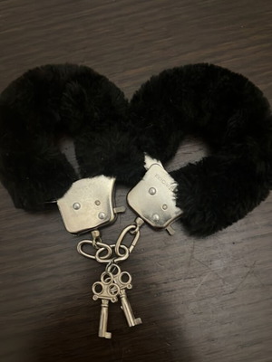 Carnival handcuffs black plastic like new