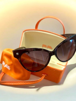 Folli Follie sunglasses dark brown like new with case