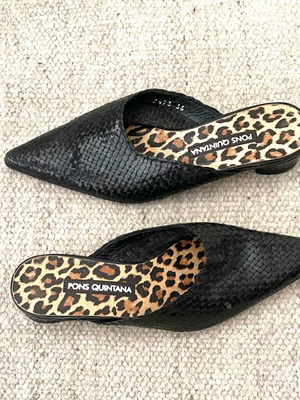 Vintage μαύρα mules με animal print ταπετσαρία σαν καινούργιο