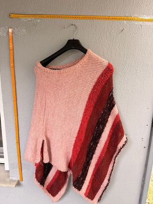 GIORLIN knitted poncho like new, pink with stripes, one size