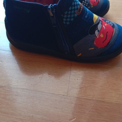 Mini Max slippers size 28 like new, blue