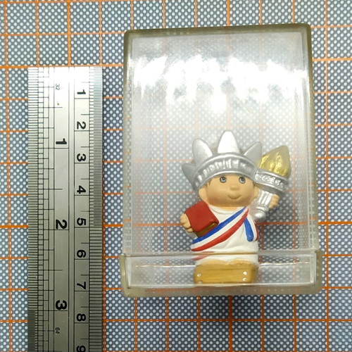 Hallmark Statue of Liberty miniature like new, collectible