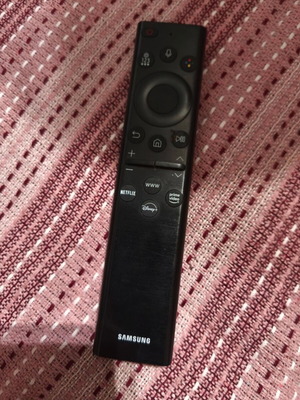 Samsung SolarCell Smart Remote σαν καινούργιο με φωνητικές εντολές