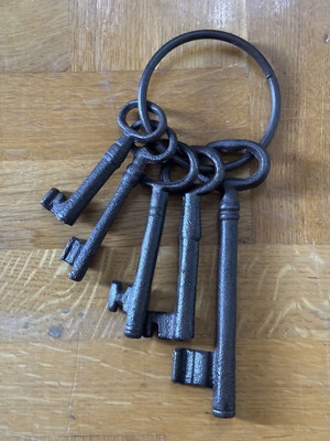 Keys of the Warden set of five, cast iron, vintage style, new