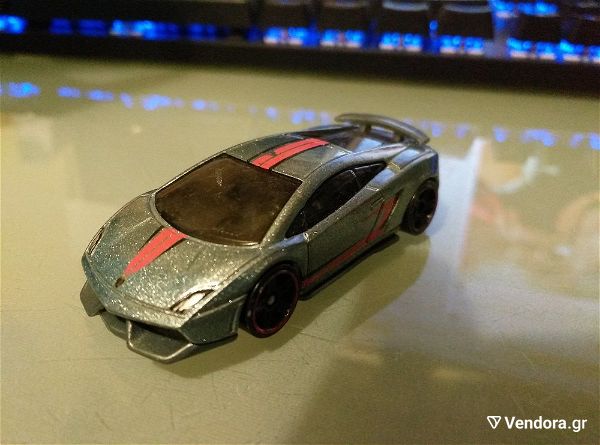  miniatoura Mattel 2010 Lamborghini Gallardo