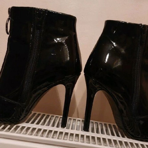 Sante ankle boots size 38 black patent leather like new
