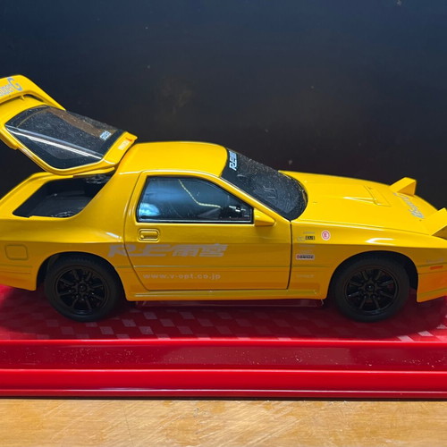 Mazda RX7 1:24 scale model car like new