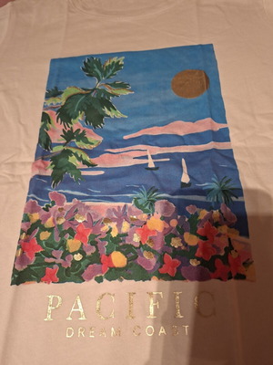 T-shirt Pacific like new, size M, white