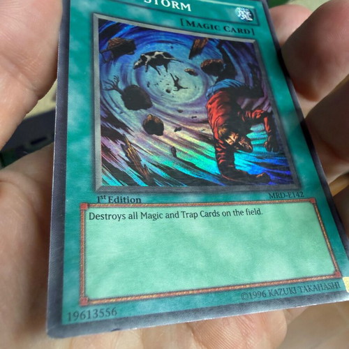 YU-GI-OH Heavy Storm Χρυσή 1st edition super rare σαν καινούργιο