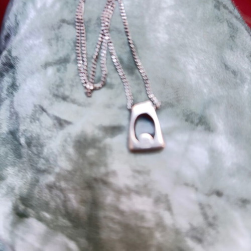 Silver pendant with semi-precious stone