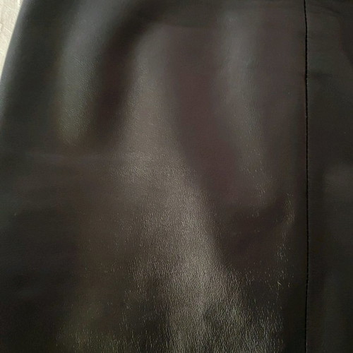 Fidele leather skirt short used, size medium